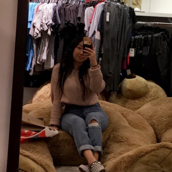 Brandy Melville Cropped Pink Knit Sweater - Picture 3 of 4